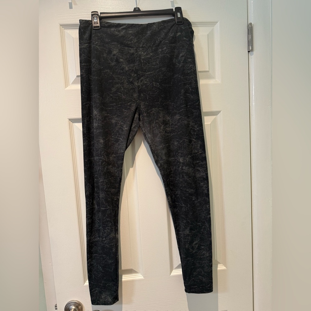 LuLaRoe Gray and Black Leggings